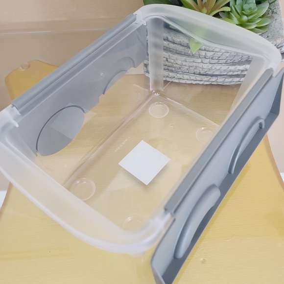 Container Storage Box with Hinged Interlocking Lid - Picture 2 of 9